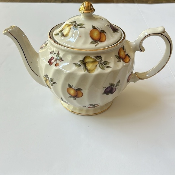 Windsor England Fruit Gold Trimmed Tea Pot - Picture 2 of 13